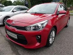 Rot Gebraucht 2018 Kia Rio Limousine | € 9.880 (Fairer Preis)