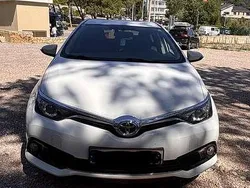 Weiß Gebraucht 2016 Toyota Auris Edition Limousine | € 9.700 (Guter Preis)