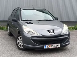 Grau Gebraucht 2009 Peugeot 206+ Kleinwagen | € 2.800 (Guter Preis)
