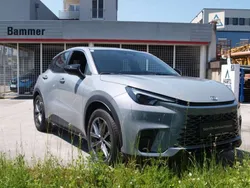 Grau Gebraucht 2024 Lexus LBX SUV | € 33.800