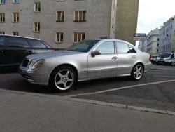 Silber Gebraucht 2003 Mercedes E320 Avantgarde Limousine | € 7.990 (Etwas zu teuer)