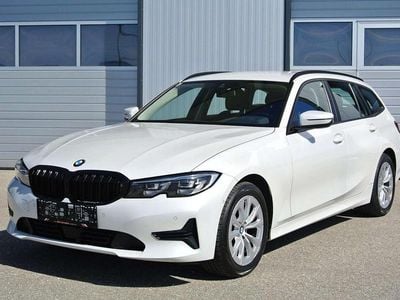 Weiß Gebraucht 2022 BMW 320 Advantage Kombi | € 25.490 (Fairer Preis)