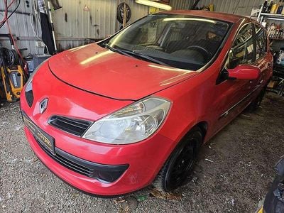 Gebraucht Renault Clio II Dynamique 75 PS (55 kW) 2006 Rot Limousine