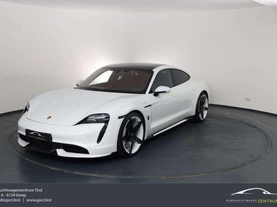 Weiß Gebraucht 2020 Porsche Taycan Turbo Limousine | € 74.990