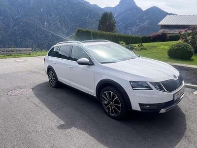 Gebraucht Skoda Octavia Scout 150 PS (110 kW) 2017 Weiß Kombi