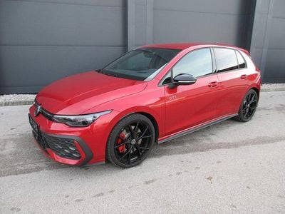 Gebraucht VW Golf VIII GTI 265 PS (194 kW) 2025 Mittelrot  metallic