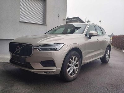Gebraucht Volvo XC60 Momentum 190 PS (139 kW) 2019 Gold SUV