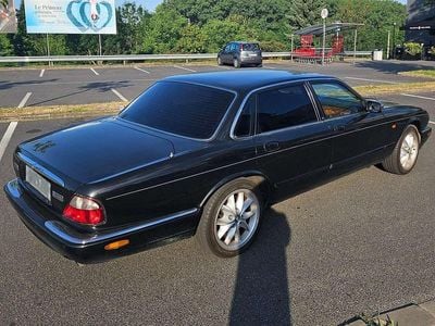 Schwarz Gebraucht 1998 Jaguar XJ8 Sovereign Limousine | € 12.990