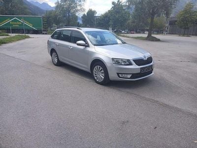 Silber Gebraucht 2016 Skoda Octavia Ambition Kombi | € 13.000 (Fairer Preis)