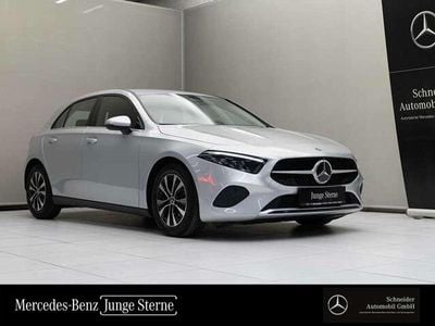 Silber Gebraucht 2023 Mercedes A180 Limousine | € 33.900 (Etwas zu teuer)