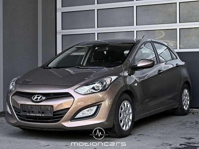 Braun Gebraucht 2014 Hyundai i30 Comfort Limousine | € 3.980