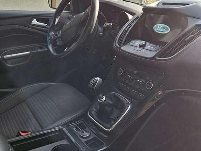 Weiß Gebraucht 2018 Ford Kuga Titanium SUV | € 12.000 (Fairer Preis)