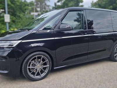 Schwarz Gebraucht 2025 VW Multivan Style Van | € 79.900