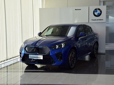 Gebraucht BMW iX2 Shadowline 150 kW (204 PS) 2024 M portimao blau SUV