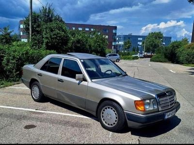 Gebraucht 1989 Mercedes E230 Limousine | € 8.900
