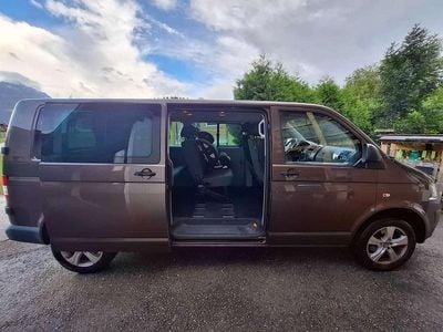 Braun Gebraucht 2013 VW Caravelle Van / Kleinbus | € 24.900