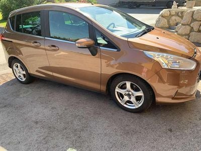 Braun Gebraucht 2015 Ford B-MAX Titanium Van / Kleinbus | € 7.400 (Guter Preis)