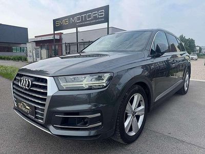 Grau Gebraucht 2016 Audi Q7 SUV | € 35.880 (Etwas zu teuer)