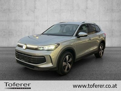Silber metallic Neu 2025 VW Tiguan SUV | € 46.999 (Superpreis)