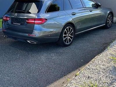 Grau Gebraucht 2019 Mercedes E220 Exclusive Kombi | € 25.900 (Guter Preis)
