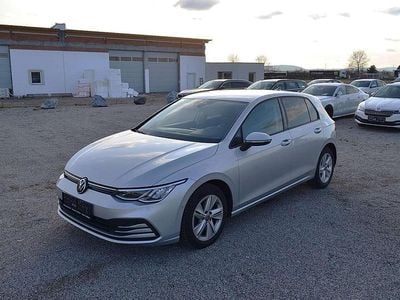 Grau Gebraucht 2020 VW Golf VII Life Limousine | € 20.990 (Etwas zu teuer)