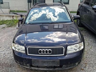 Blau Gebraucht 2002 Audi A4 Kombi | € 600