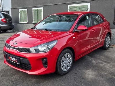 Gebraucht Kia Rio 84 PS (61 kW) 2017 Rot Limousine