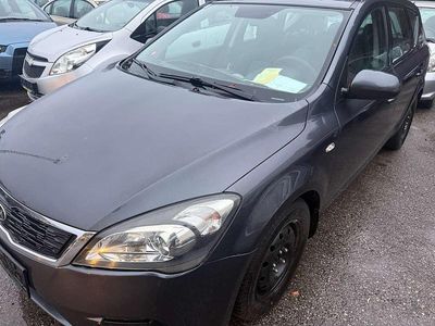 Gebraucht 2011 Kia Ceed Active Kleinwagen | € 1.200