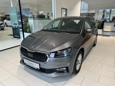 Mittelgrau metallic Gebraucht 2024 Skoda Fabia Selection | € 18.990 (Fairer Preis)