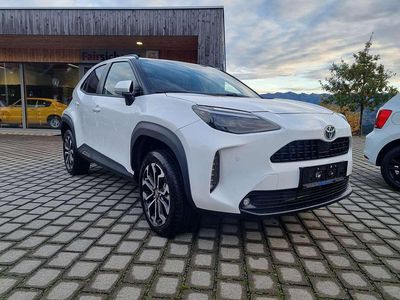 Weiß Neu 2025 Toyota Yaris Hybrid Style Limousine | € 31.590 (Fairer Preis)