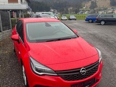Rot Gebraucht 2017 Opel Astra Kombi | € 11.300 (Etwas zu teuer)