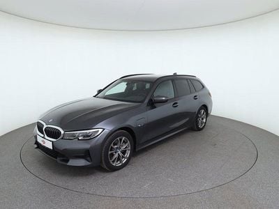 Gebraucht BMW 320 163 PS (119 kW) 2022 Dunkelgrau  metallic Kombi