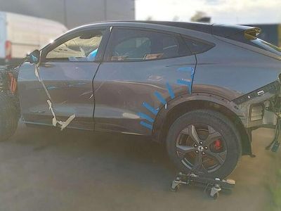 Grau Gebraucht 2024 Ford Mustang Mach-E Premium SUV | € 4.990