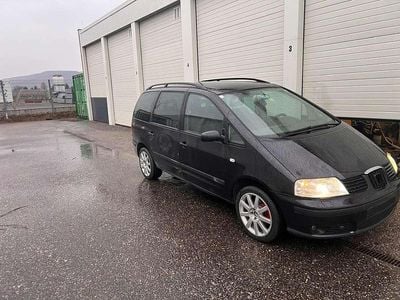 Schwarz Gebraucht 2005 Seat Alhambra Sport Van / Kleinbus | € 2.000