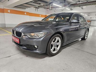 Gebraucht BMW 318 143 PS (105 kW) 2014 Schwarz Limousine