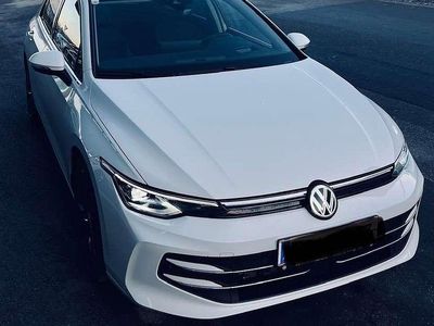 Gebraucht VW Golf Style 150 PS (110 kW) 2024 Weiß Limousine