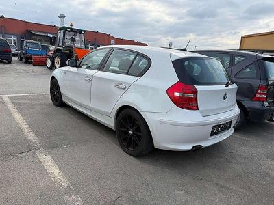 Gebraucht BMW 116 121 PS (88 kW) 2010 Weiß Kleinwagen