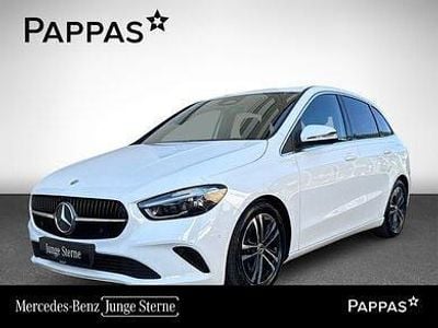 Weiß Gebraucht 2024 Mercedes 180 Edition Limousine | € 35.950 (Fairer Preis)
