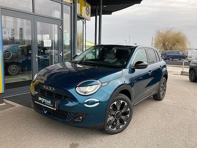 Neu Fiat 600 101 PS (74 kW) 2026 Grün SUV