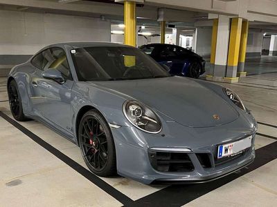 Porsche 911 Carrera 4 GTS