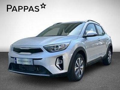 Neu Kia Stonic Silver 99 PS (72 kW) 2025 Sparkling silver SUV