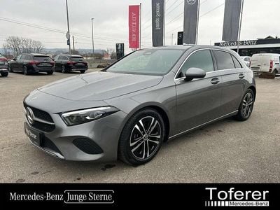 Grau Gebraucht 2024 Mercedes A200 Progressive Limousine | € 31.900 (Fairer Preis)