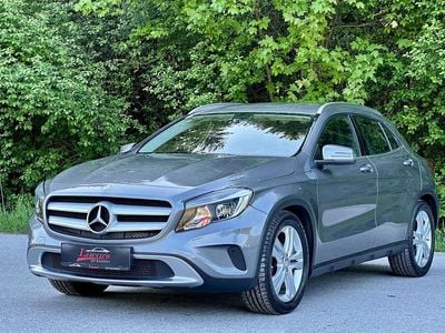 Grau Gebraucht 2016 Mercedes GLA200 SUV | € 14.990 (Fairer Preis)