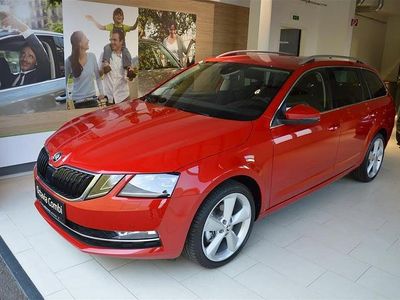 Mittelrot metallic Gebraucht 2019 Skoda Octavia Style Kombi | € 22.990