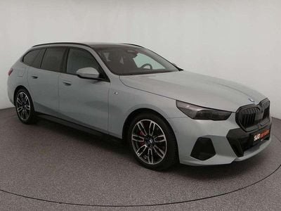 Grau Gebraucht 2025 BMW 540 M Sport Kombi | € 73.990