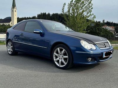 Blau Gebraucht 2004 Mercedes 180 Limousine | € 3.800
