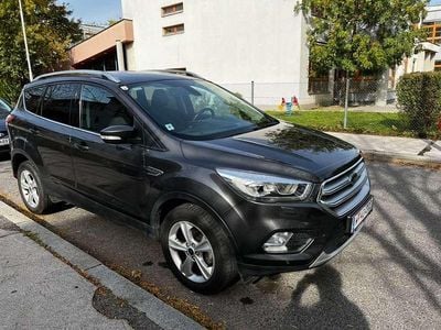Gebraucht Ford Kuga Titanium 120 PS (88 kW) 2019 Grau SUV