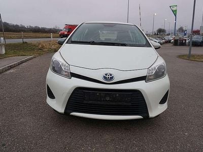 Gebraucht Toyota Yaris Hybrid Active 75 PS (55 kW) 2014 Weiß Limousine