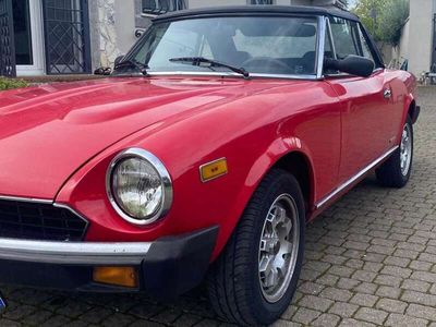 Fiat 124 Spider