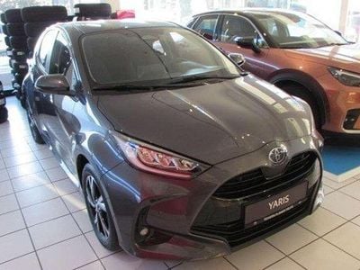 Gebraucht Toyota Yaris Hybrid Active 116 PS (85 kW) 2025 Grau Limousine